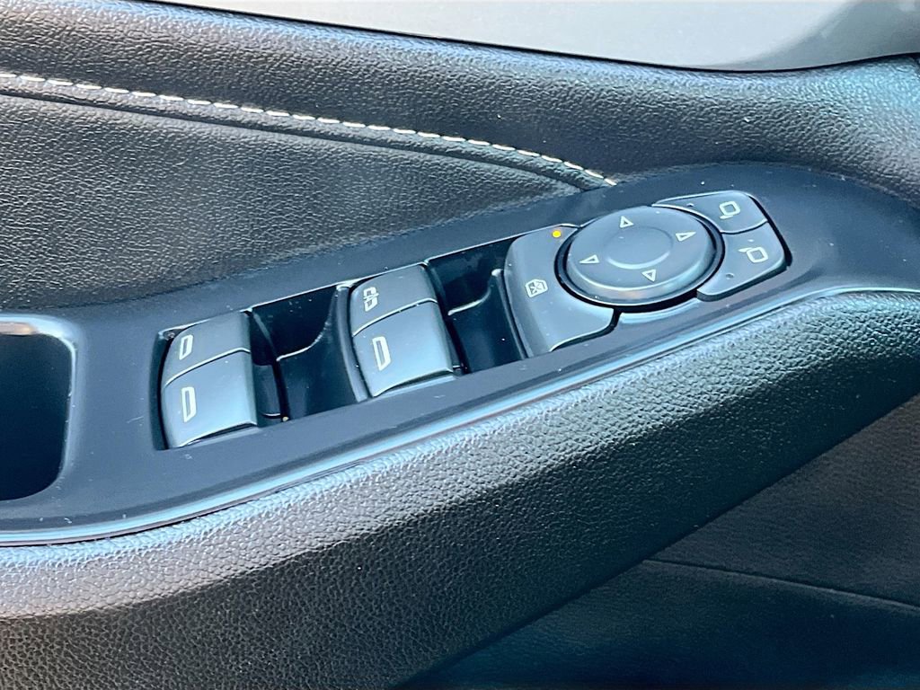 Used 2022 Chevrolet Traverse LT w/ LPO, Floor Liner Package image 18