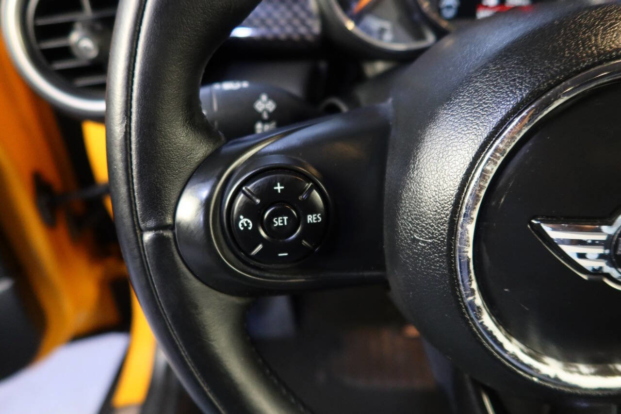 Used 2015 MINI Cooper S image 31