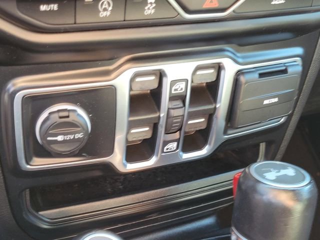 Used 2021 Jeep Wrangler Unlimited Sahara image 29