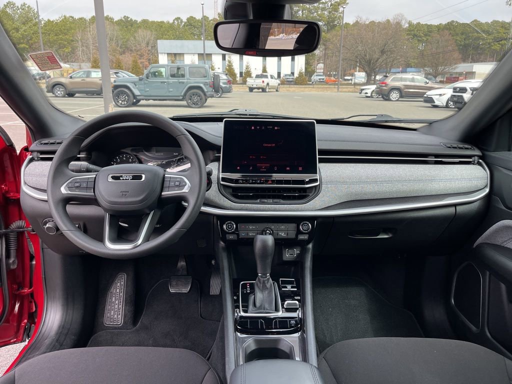 Used 2024 Jeep Compass Sport image 8