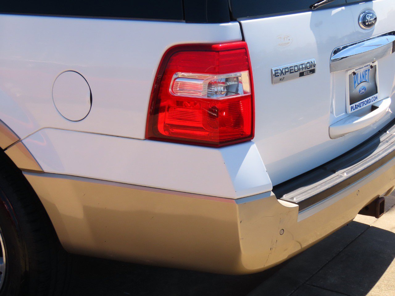 Used 2013 Ford Expedition EL XLT image 16