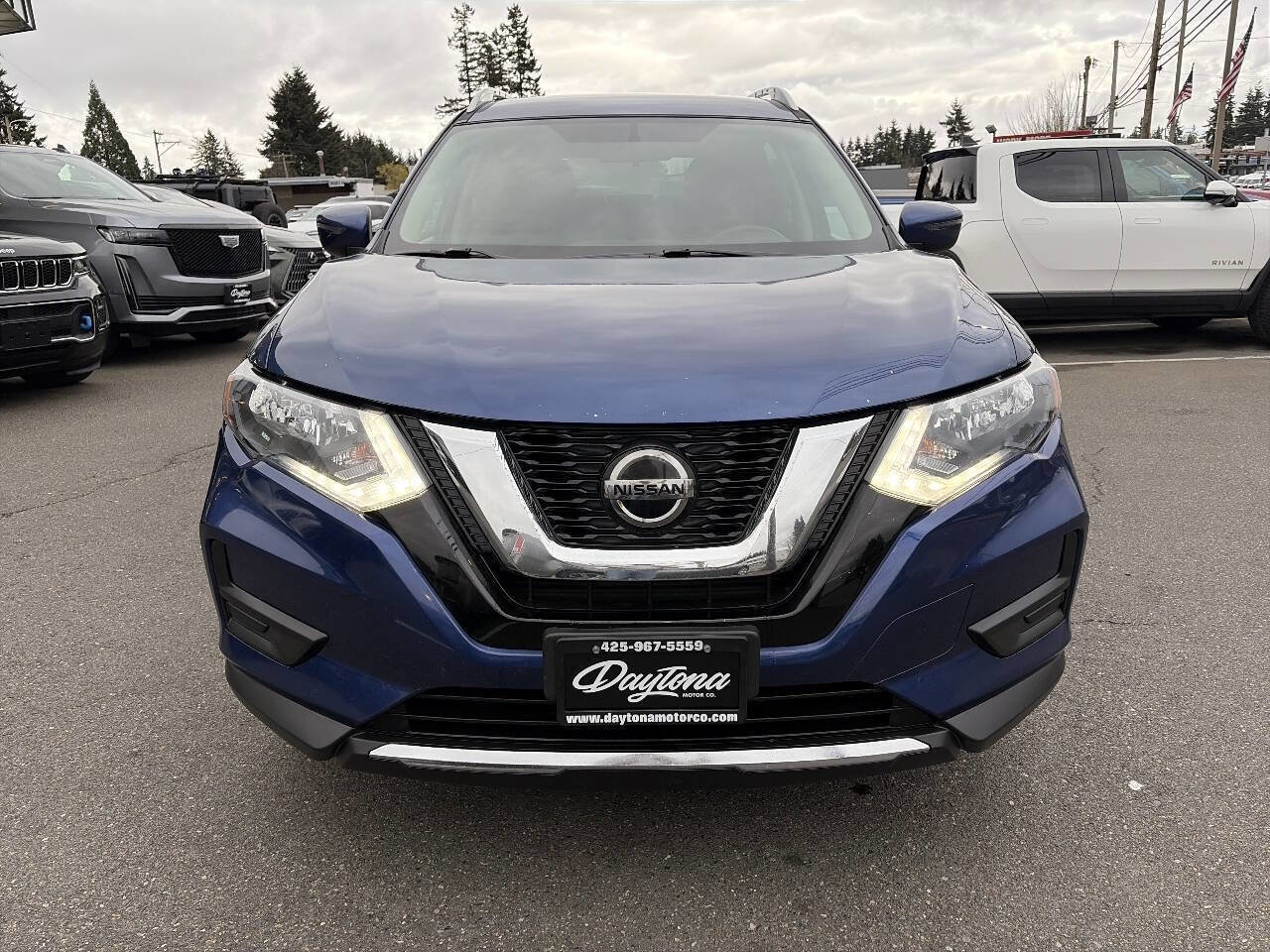 Used 2018 Nissan Rogue SV image 13