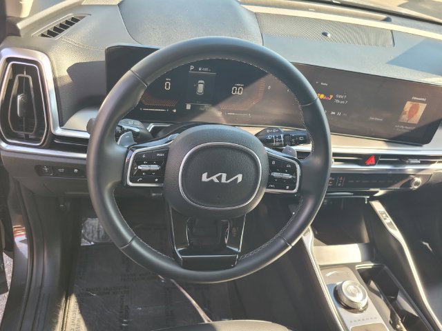 Used 2025 Kia Sorento EX w/ EX Panoramic Sunroof Package FWD image 30