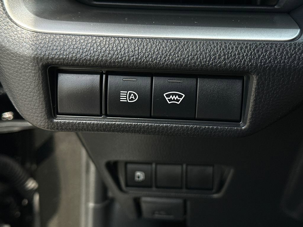 Used 2025 Toyota Prius LE FWD image 20