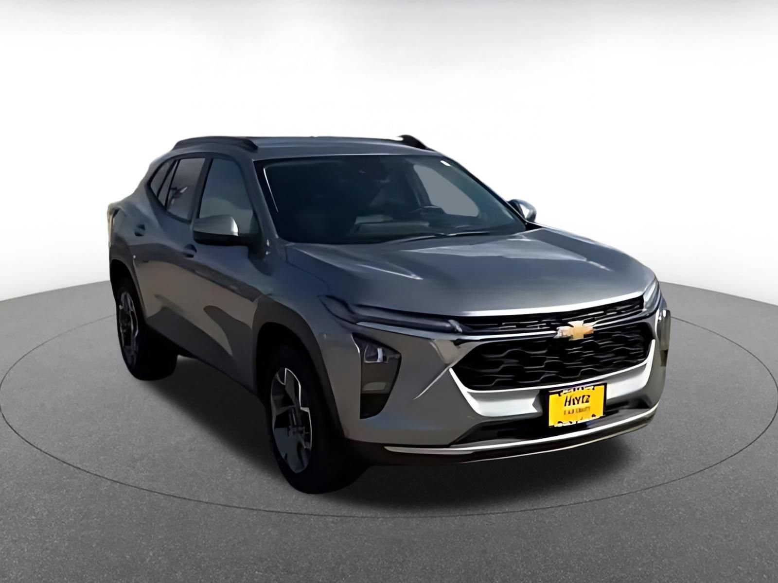 Used 2025 Chevrolet Trax LT w/ LT Convenience Package FWD image 16