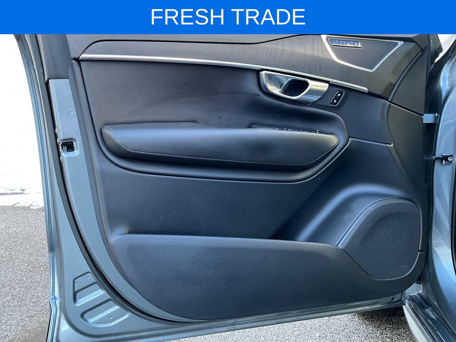 Used 2020 Volvo XC90 T5 Momentum w/ Protection Package Premier image 10