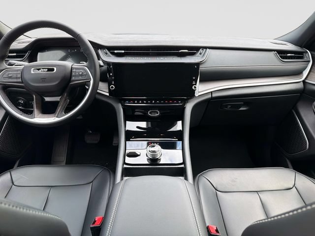 New 2026 Jeep Grand Cherokee L Limited w/ Limited Altitude Package AWD/4WD image 19