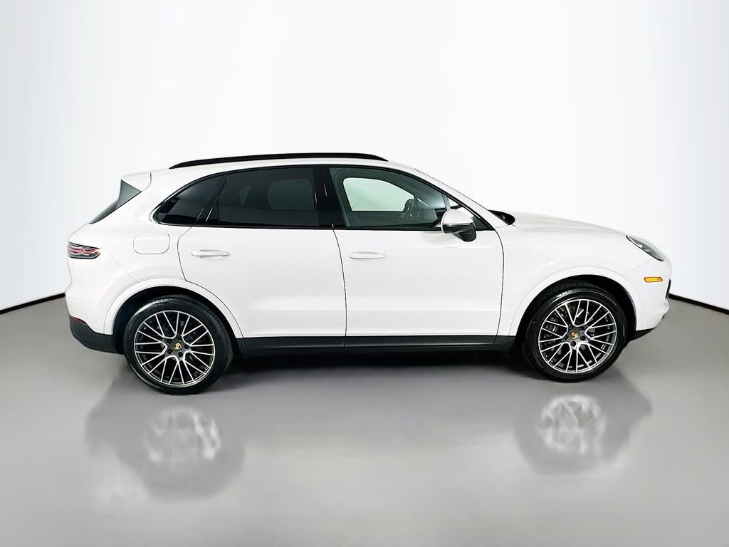 Certified 2023 Porsche Cayenne Platinum Edition image 8