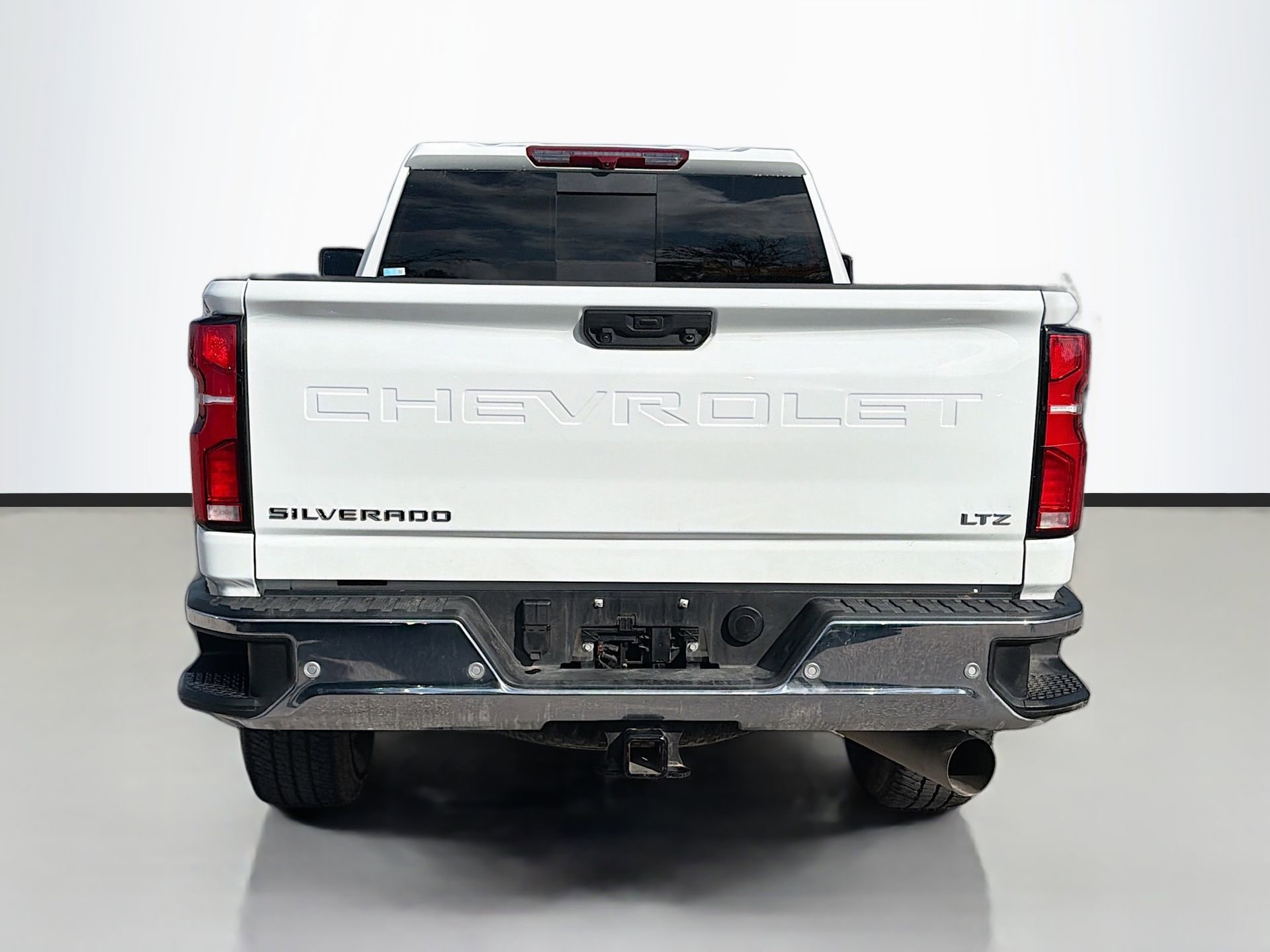 Used 2025 Chevrolet Silverado 2500 LTZ w/ LTZ Convenience Package image 5
