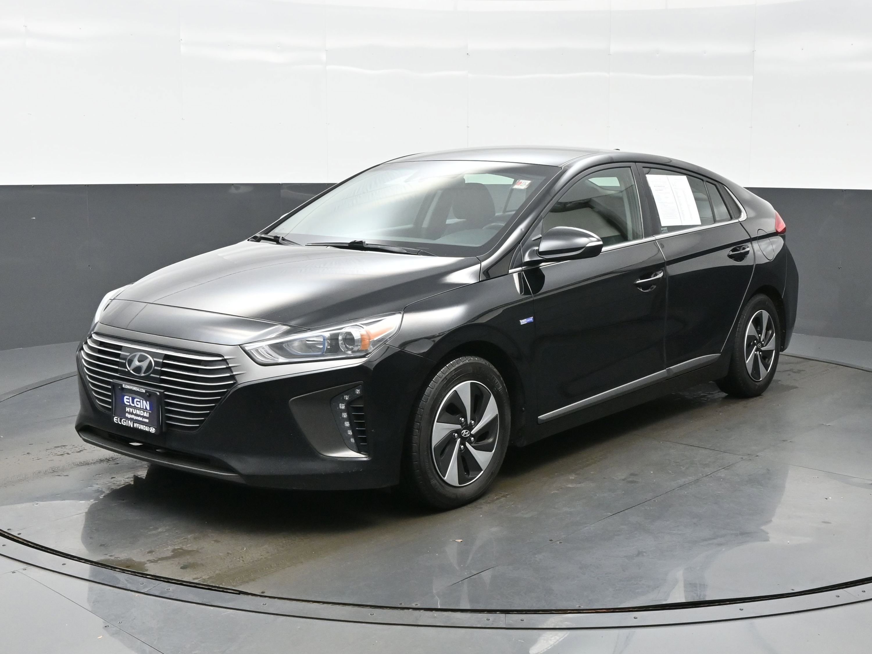 Used 2019 Hyundai Ioniq SEL FWD image 2