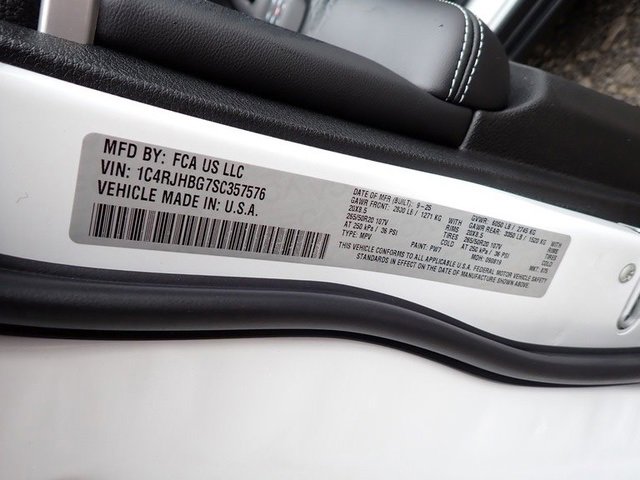 New 2025 Jeep Grand Cherokee Limited w/ Black Appearance Package image 20