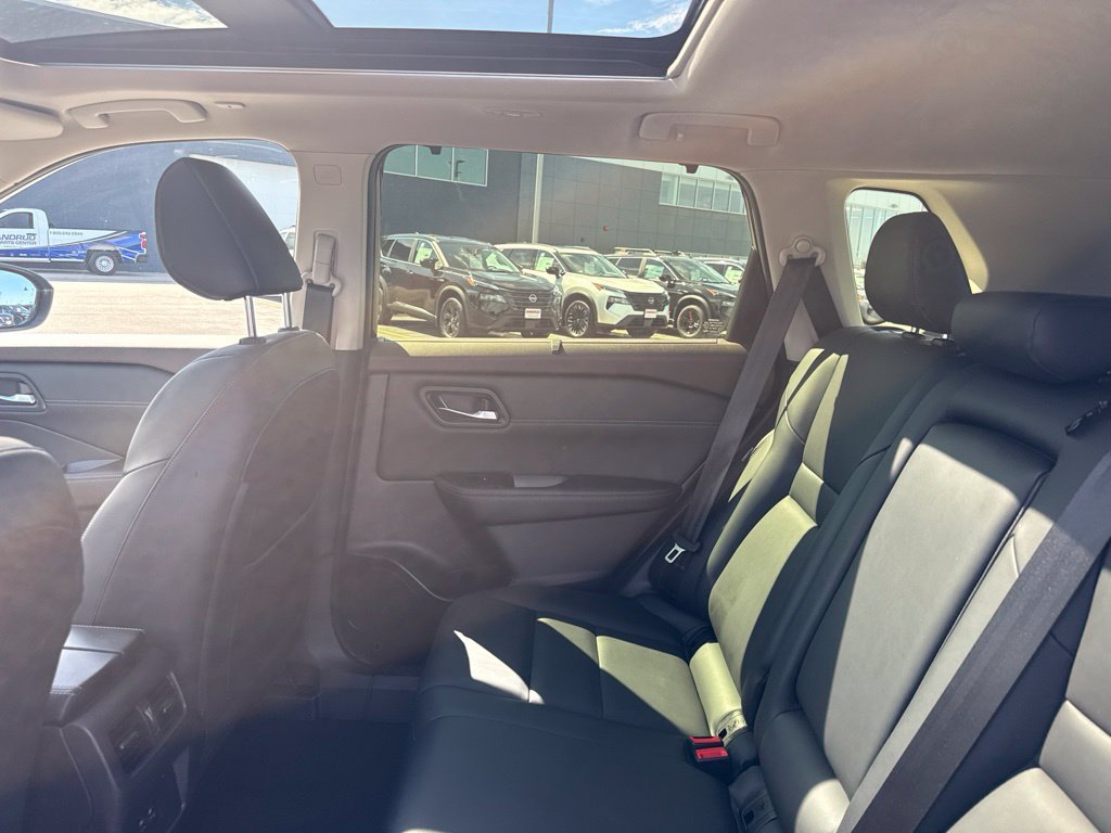 Certified 2023 Nissan Rogue SV w/ SV Premium B Package AWD/4WD image 28