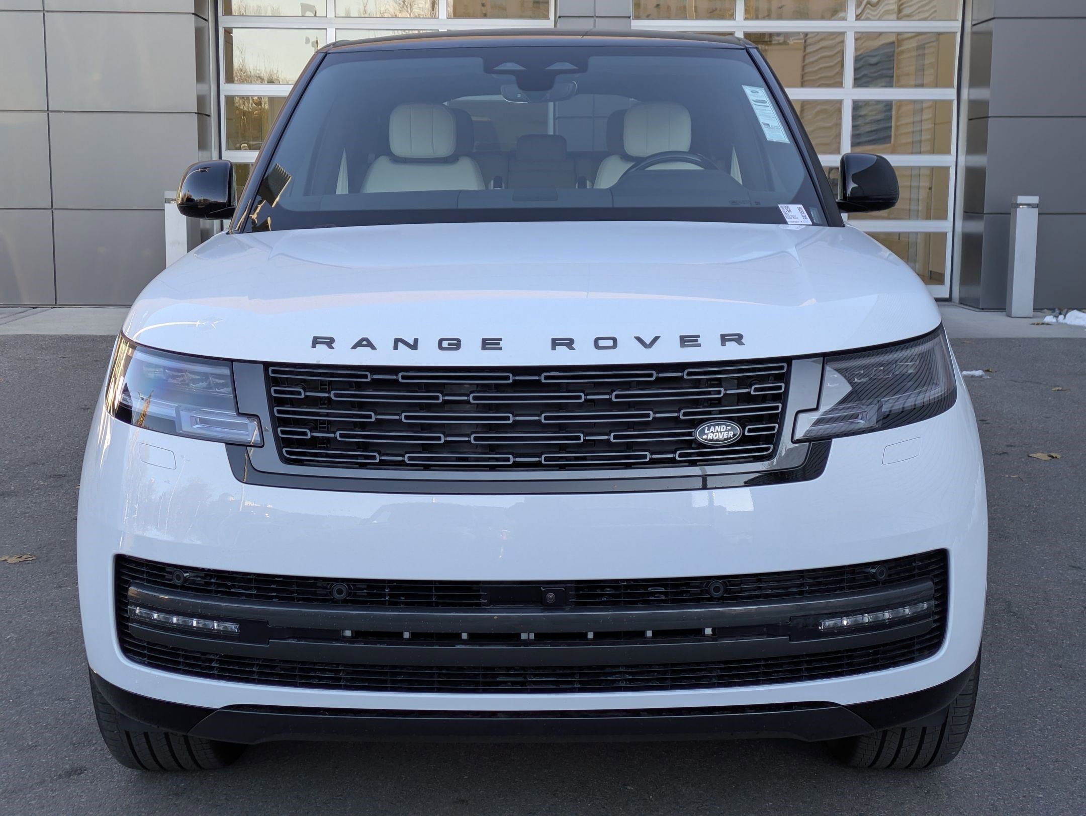 New 2025 Land Rover Range Rover SE image 8