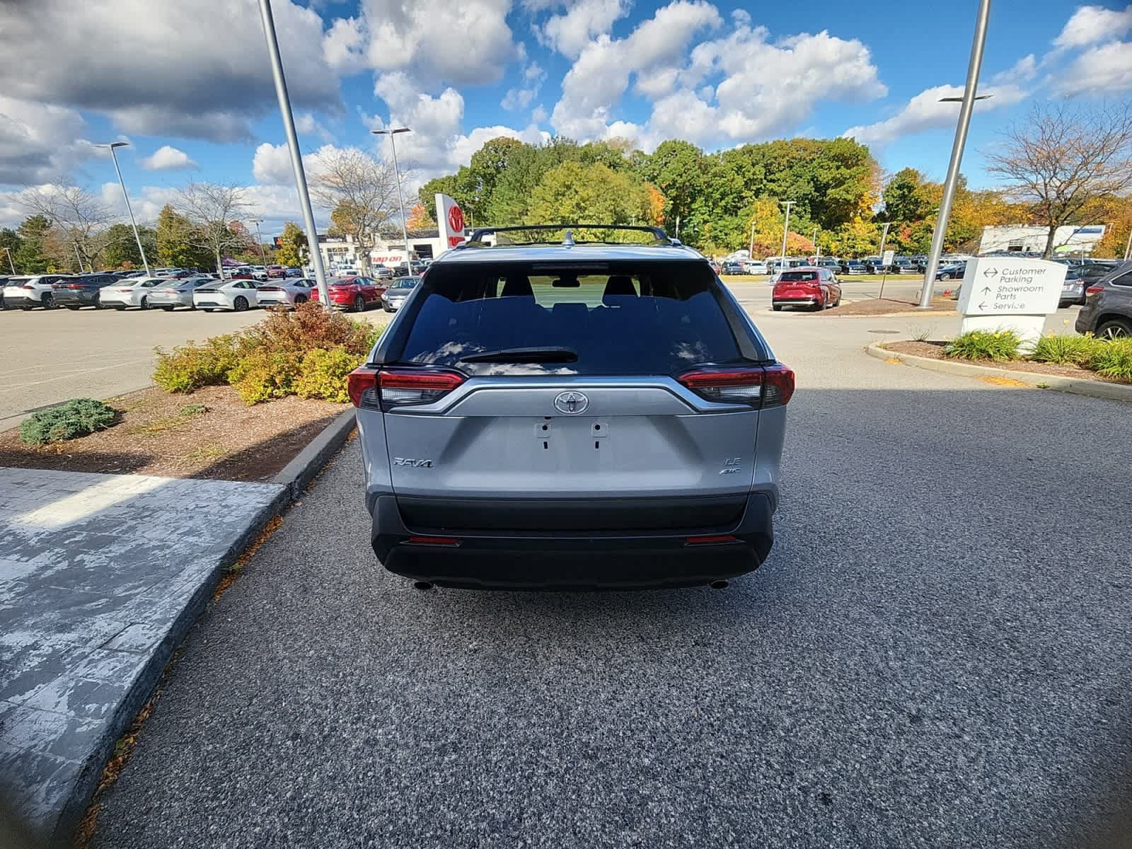 Used 2020 Toyota RAV4 LE w/ All Weather Liner Package AWD/4WD image 25