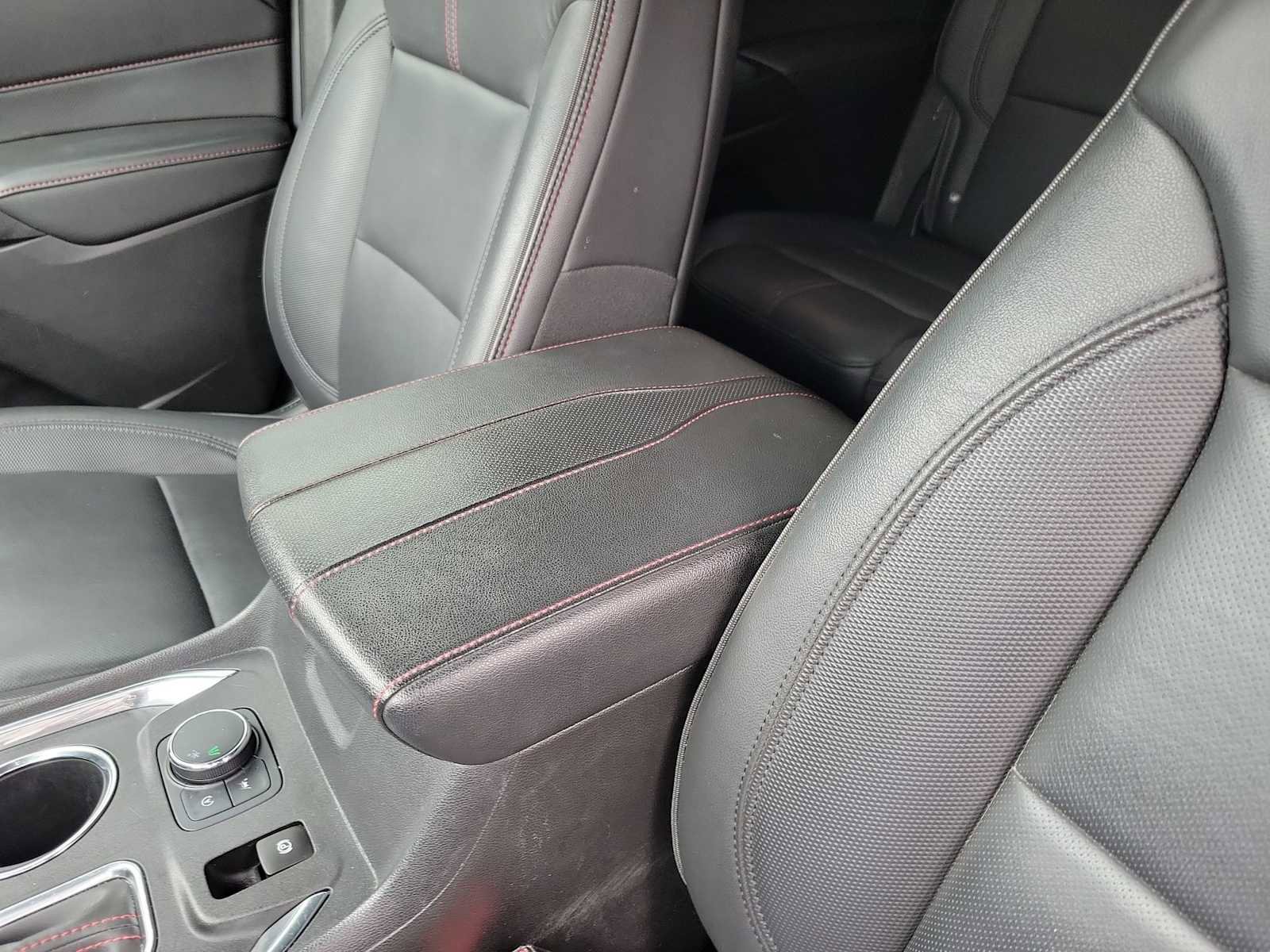 Used 2023 Chevrolet Traverse RS image 12