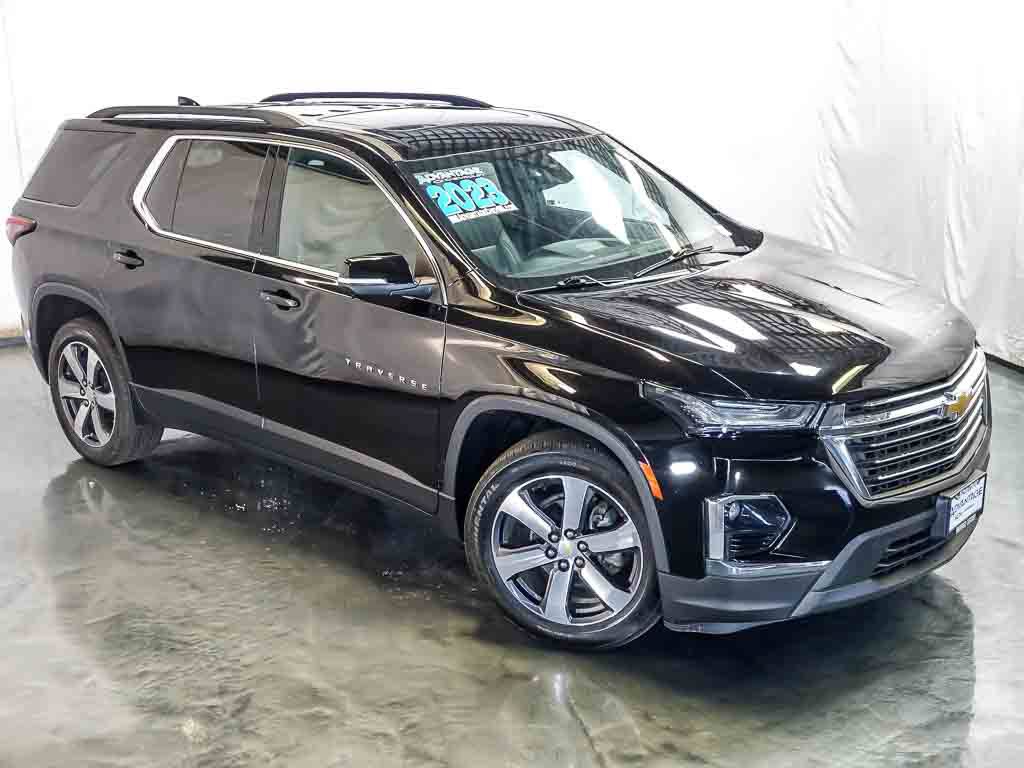 Used 2023 Chevrolet Traverse LT w/ LT Premium Package AWD/4WD image 6