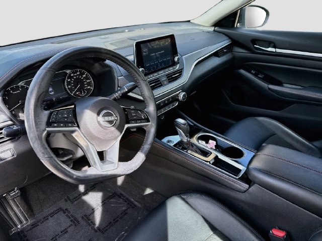 Used 2024 Nissan Altima 2.5 SR FWD image 9