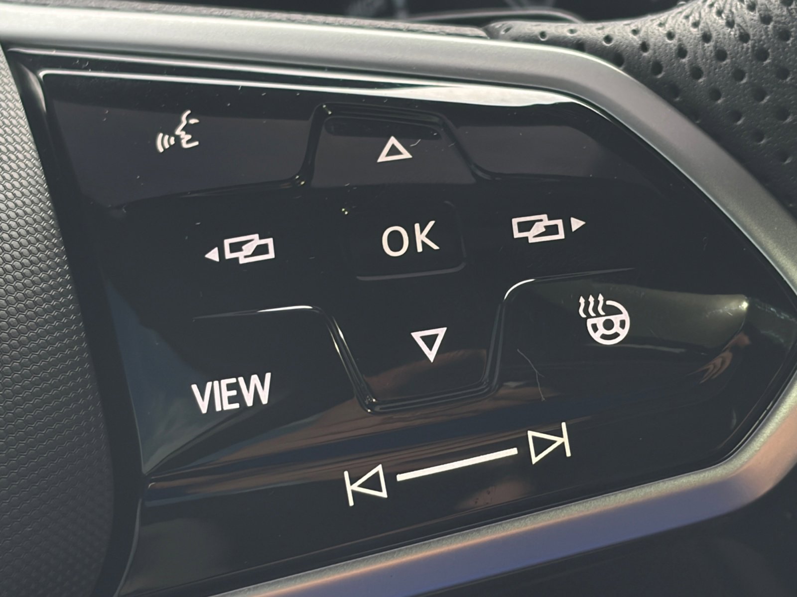 Used 2025 Volkswagen Jetta GLI Autobahn image 27