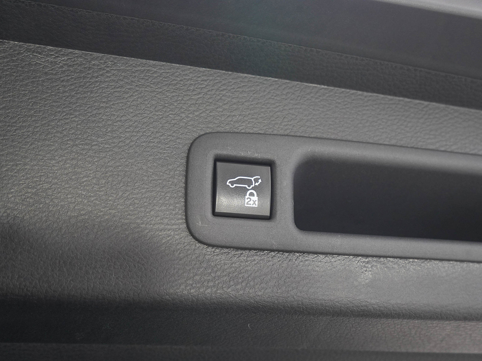 Used 2022 Toyota Sienna XLE Woodland Edition AWD/4WD image 13