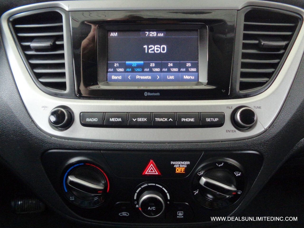 Used 2021 Hyundai Accent SE FWD image 10