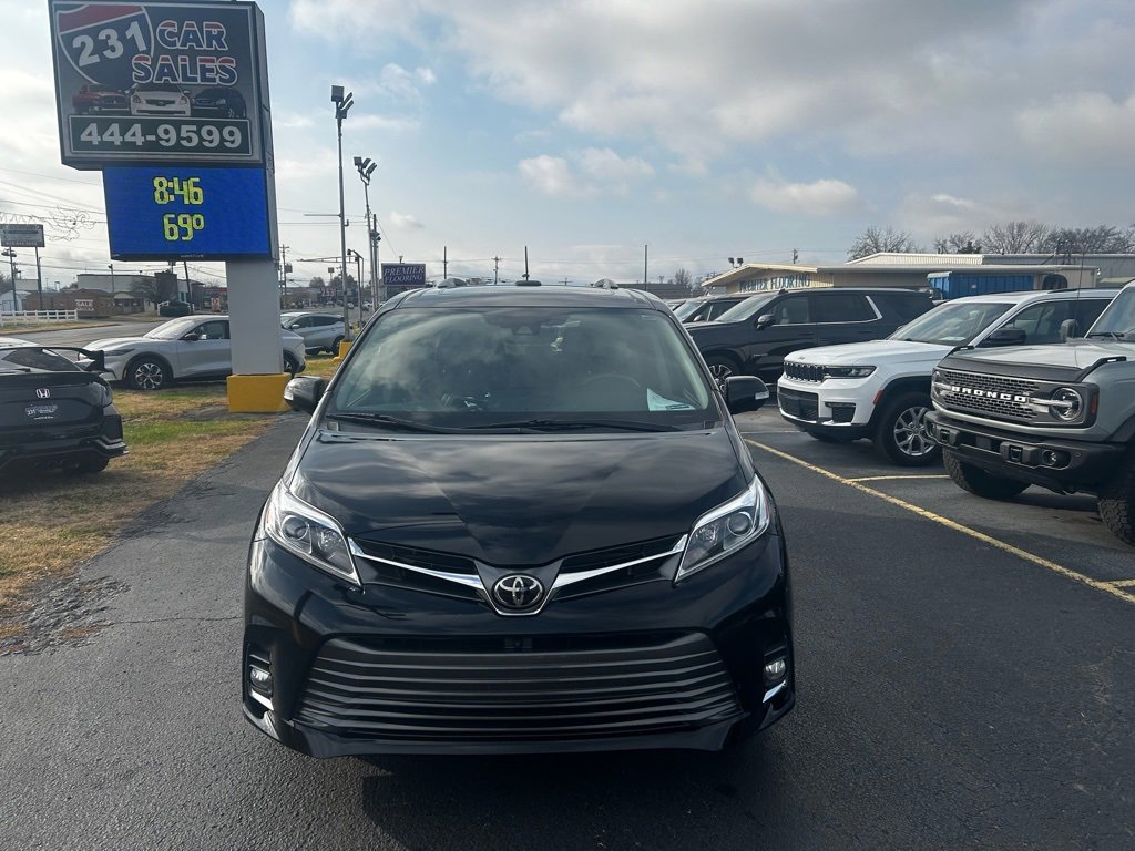 Used 2020 Toyota Sienna Limited Premium image 8