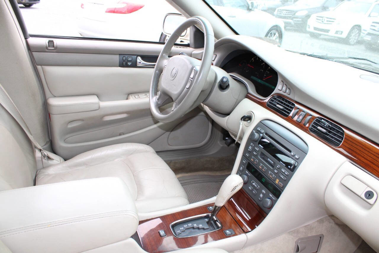 Used 2001 Cadillac Seville SLS w/ Premium Luxury Pkg FWD image 12