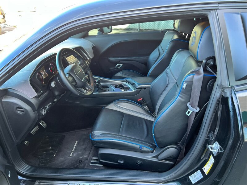 Used 2017 Dodge Challenger R/T image 14