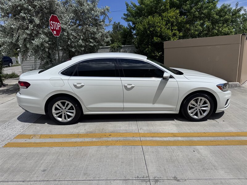 Used 2020 Volkswagen Passat 2.0T SE FWD image 4
