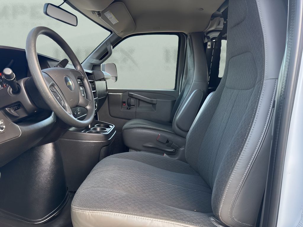 Used 2024 Chevrolet Express 2500 w/ Driver Convenience Package RWD image 11