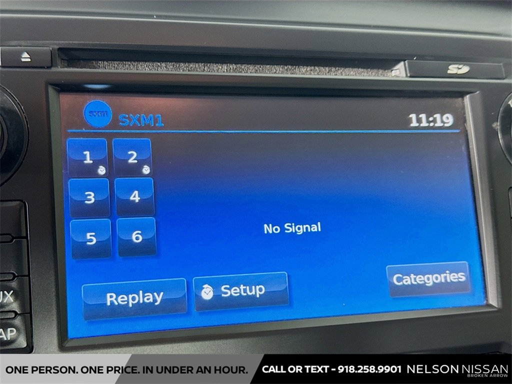 Used 2017 Nissan Titan SV image 15