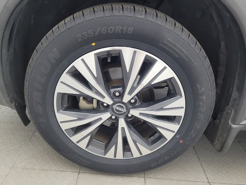 Used 2023 Nissan Rogue SV w/ SV Premium B Package FWD image 31