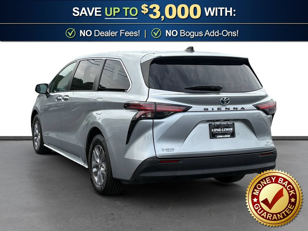 Used 2021 Toyota Sienna XLE FWD image 4