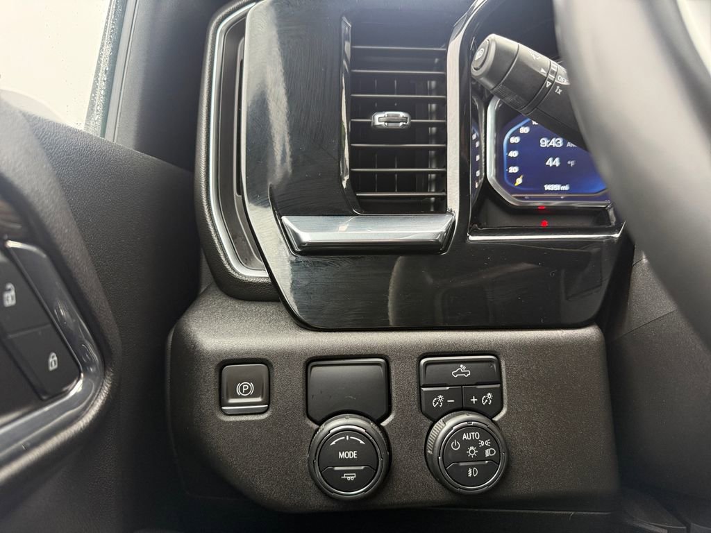 Certified 2024 Chevrolet Silverado 2500 LT w/ Convenience Package image 22