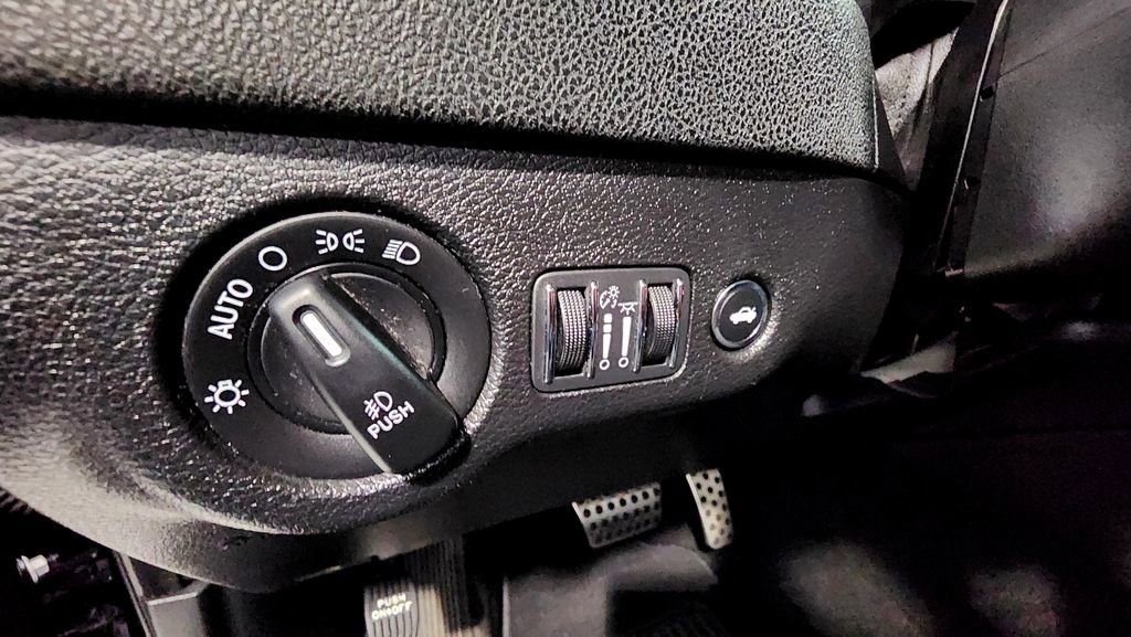 Used 2019 Dodge Charger R/T w/ Driver Confidence Group image 22