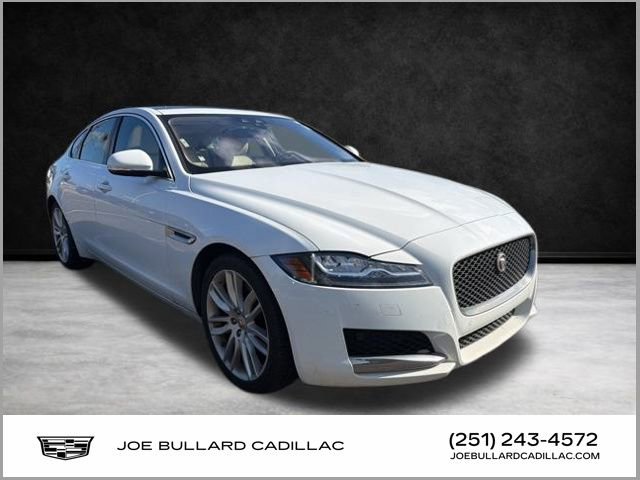 Used 2016 Jaguar XF Prestige image 1