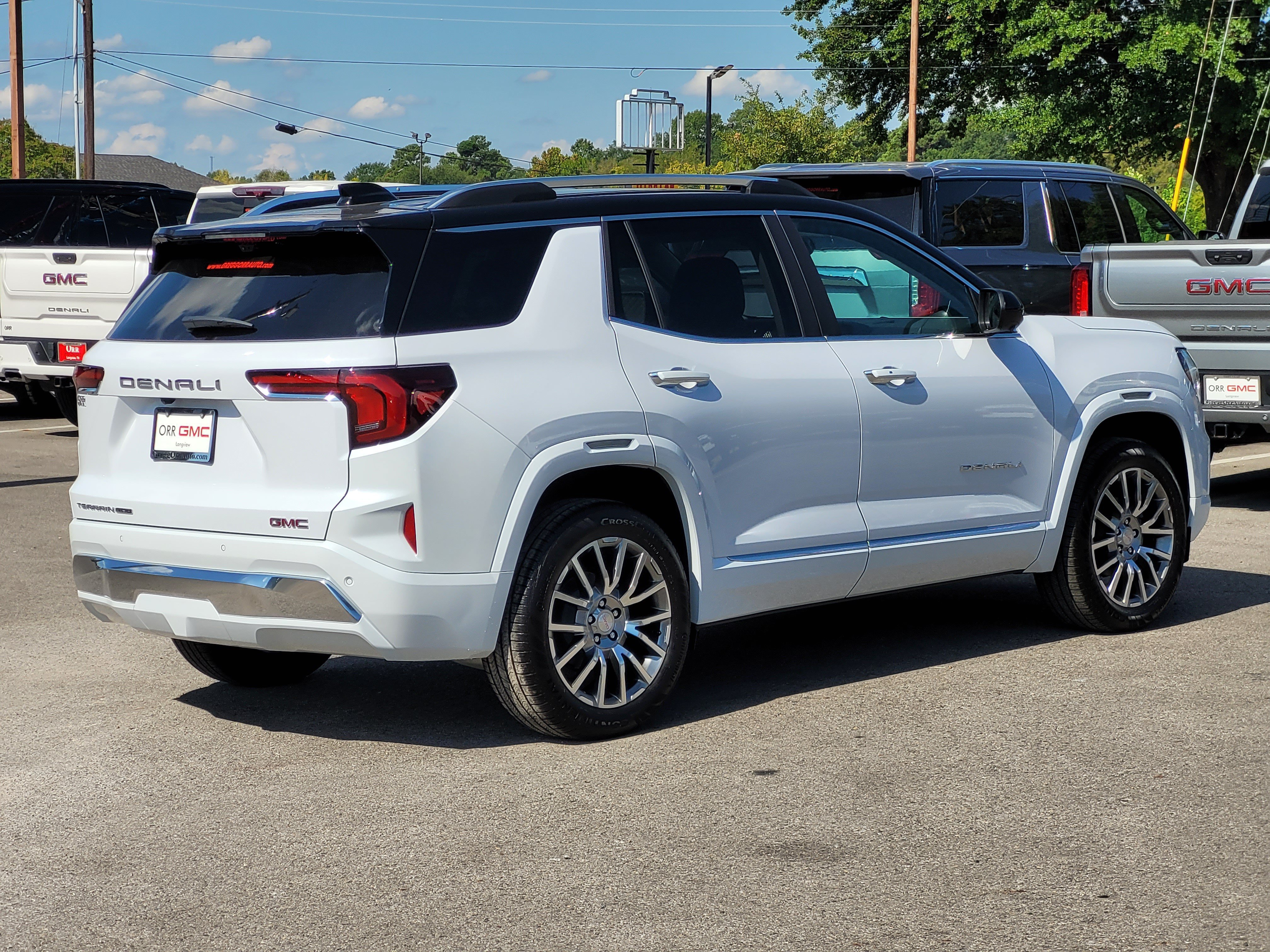 New 2027 GMC Terrain Denali w/ LPO, Floor Liner Package AWD/4WD image 4