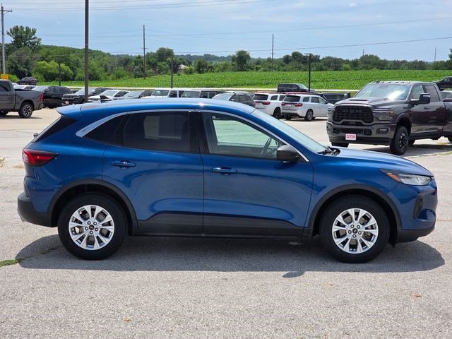 Used 2023 Ford Escape Active AWD/4WD image 9
