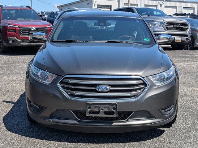 Used 2018 Ford Taurus Limited FWD image 2