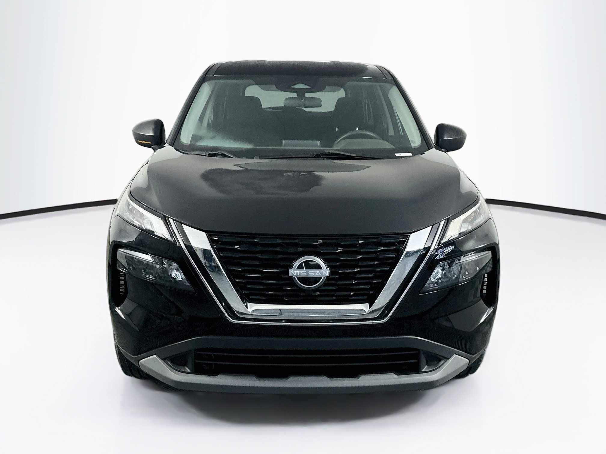 Used 2023 Nissan Rogue S FWD image 2