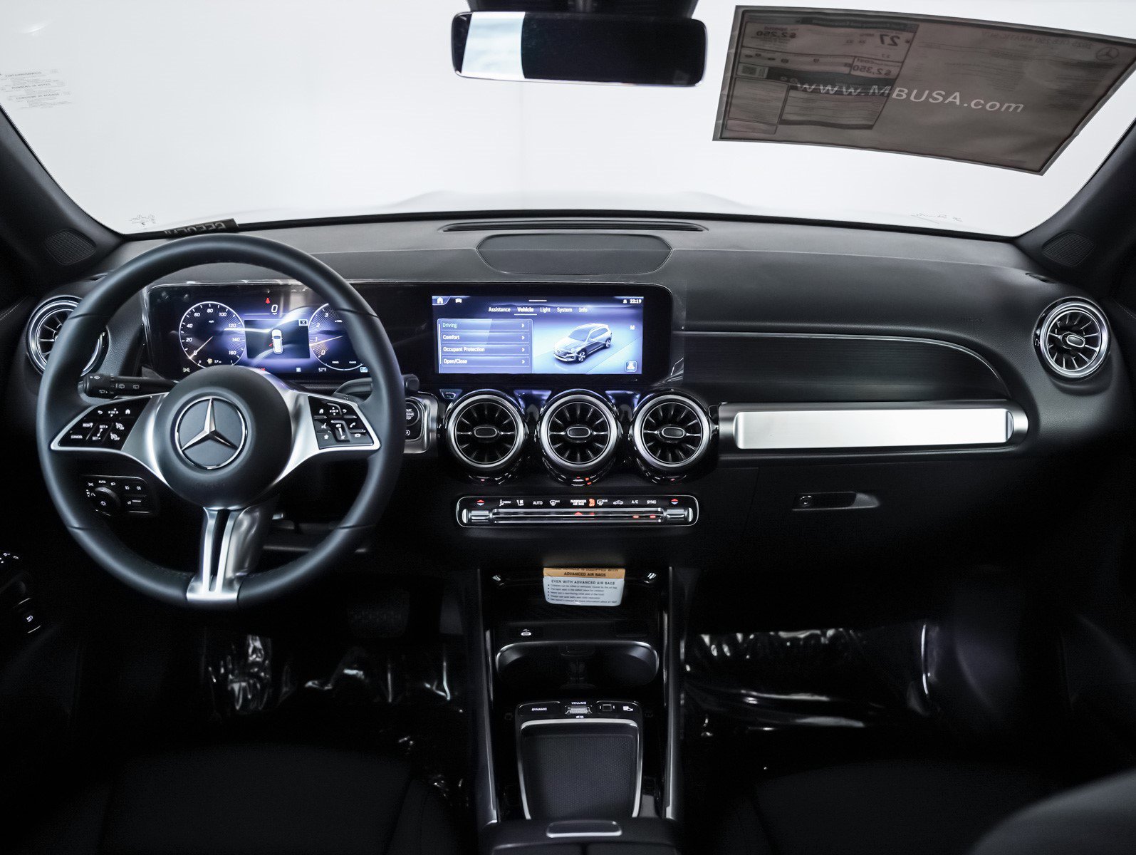 New 2025 Mercedes-Benz GLB 250 4MATIC image 9