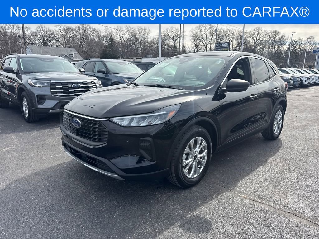 Used 2023 Ford Escape Active w/ Cold Weather Package image 2