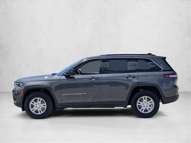 Used 2025 Jeep Grand Cherokee Laredo AWD/4WD image 9