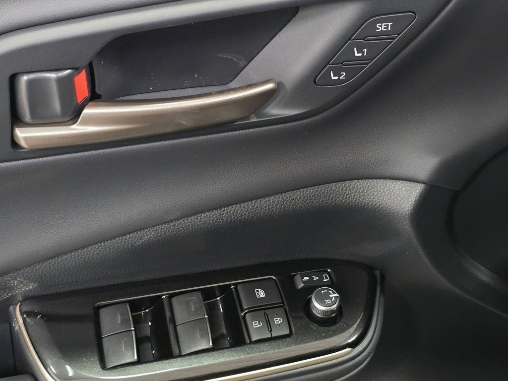 New 2026 Toyota Crown Platinum image 28