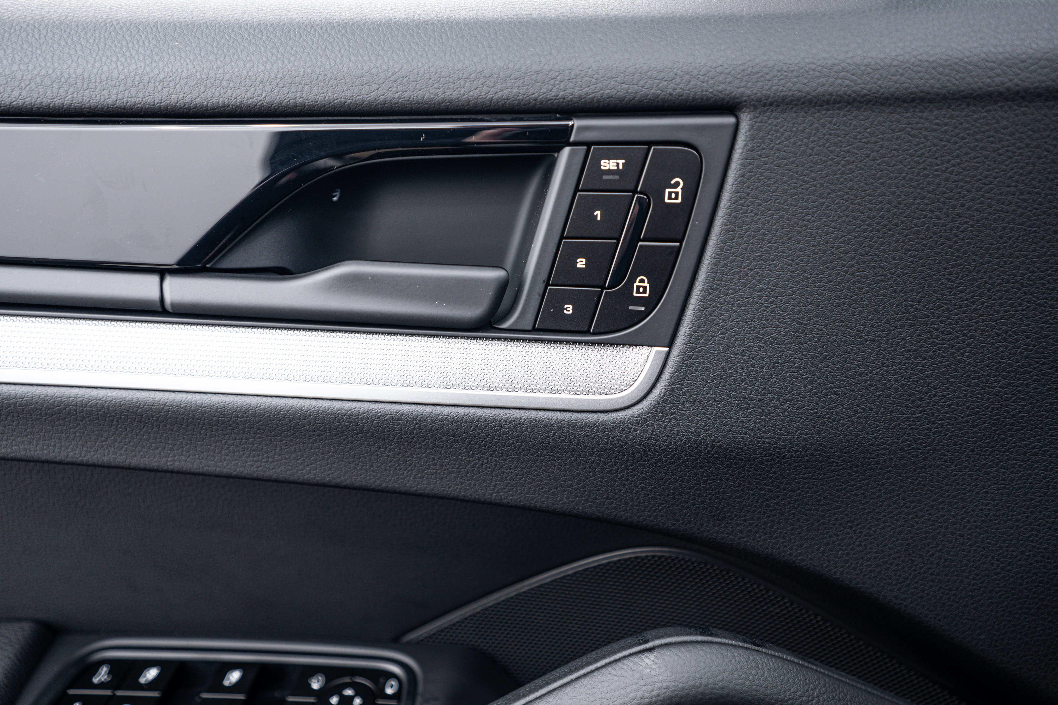 Certified 2026 Porsche Cayenne AWD/4WD image 19
