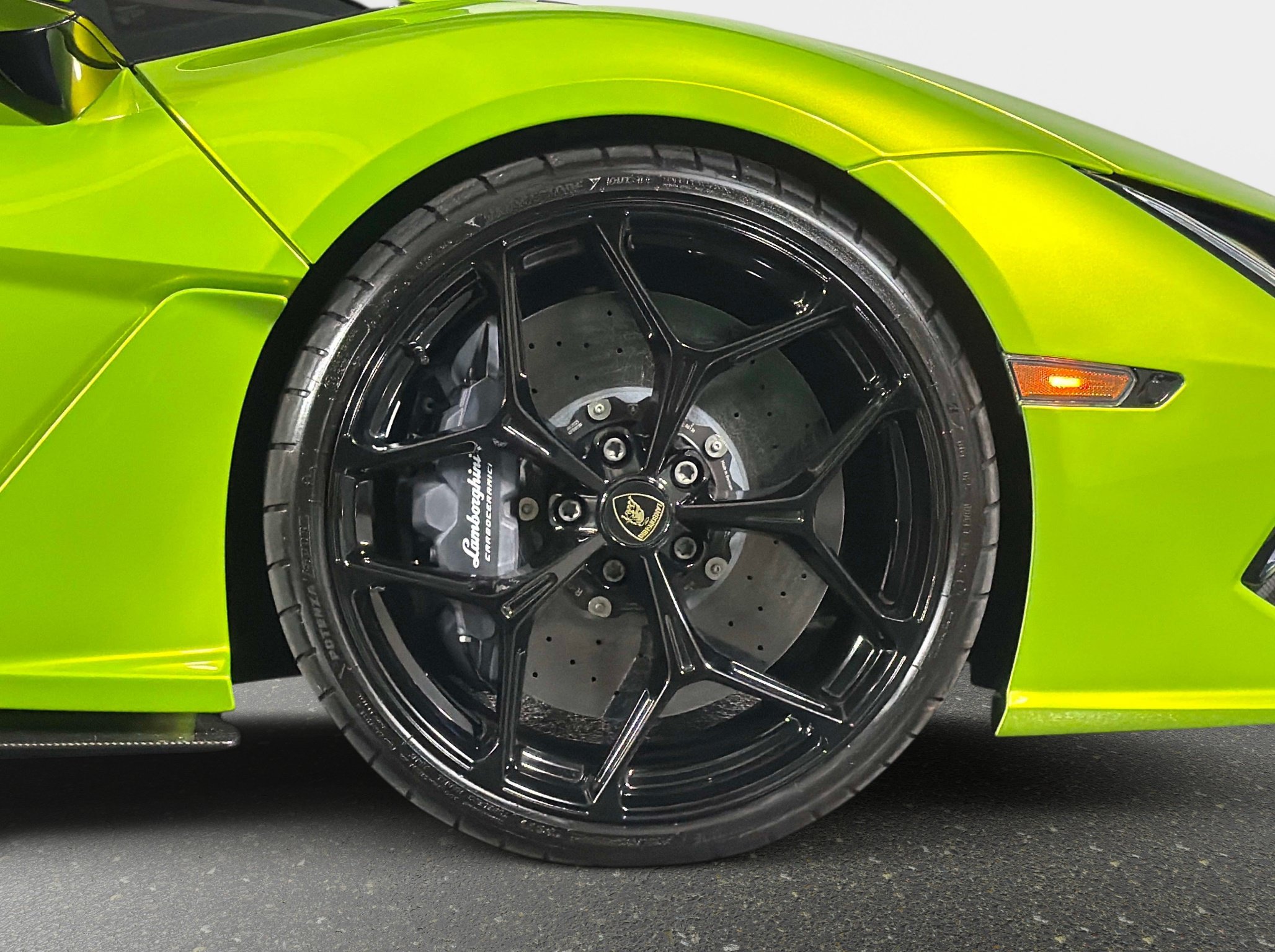 Used 2026 Lamborghini Revuelto AWD/4WD image 3