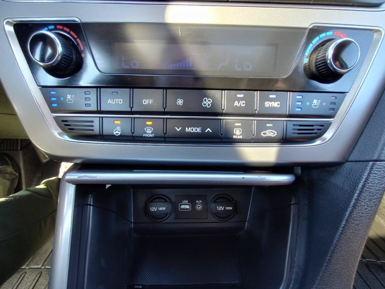 Used 2015 Hyundai Sonata Limited w/ Option Group 06 FWD image 26