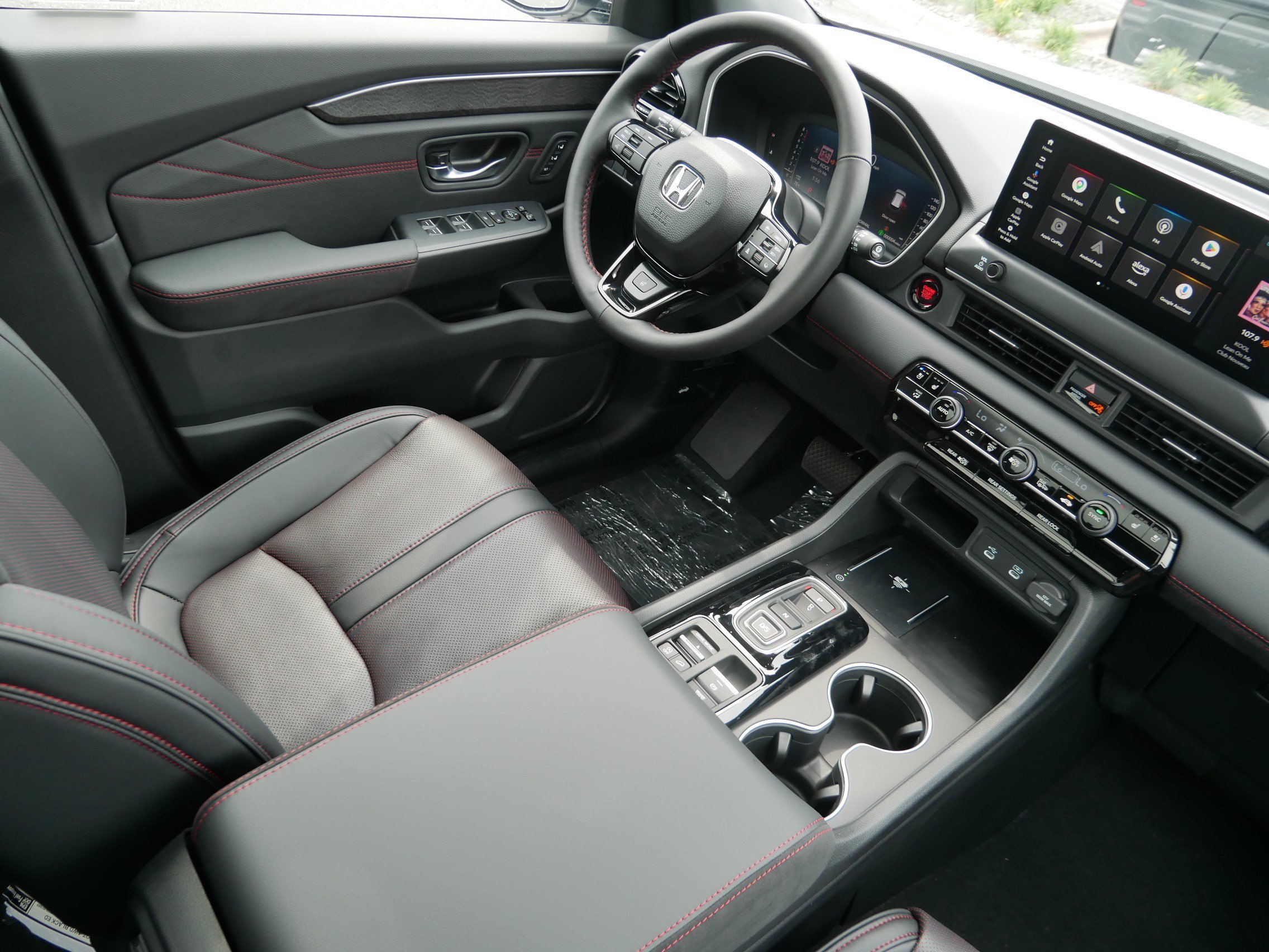 New 2026 Honda Pilot Black Edition image 9