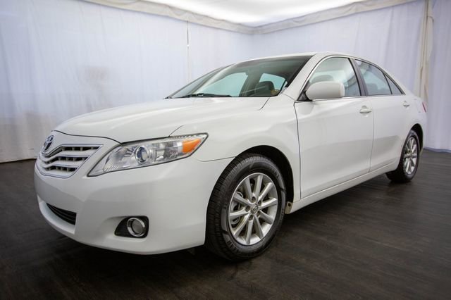 Used 2011 Toyota Camry XLE w/ XLE Extra-Value Pkg #2 image 29