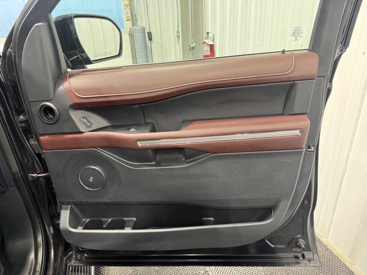 Used 2022 Ford Expedition Max Limited AWD/4WD image 22