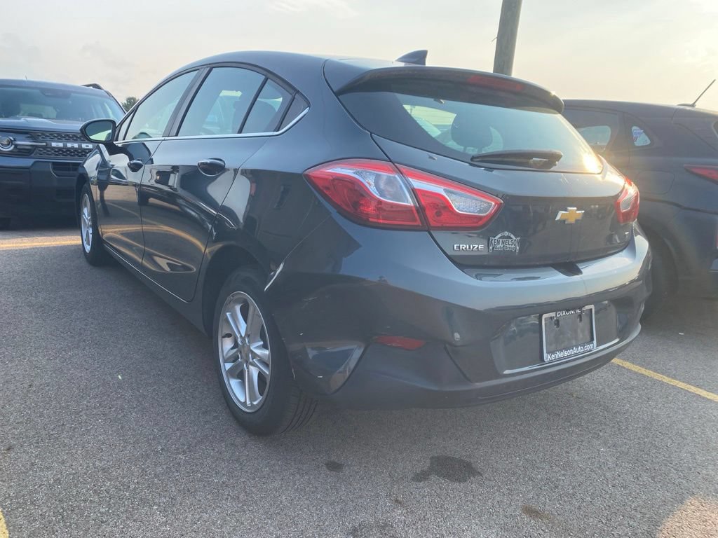 Used 2018 Chevrolet Cruze LT w/ Convenience Package FWD image 10